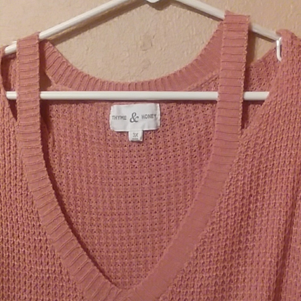 Pink sweater - Picture 2 of 2